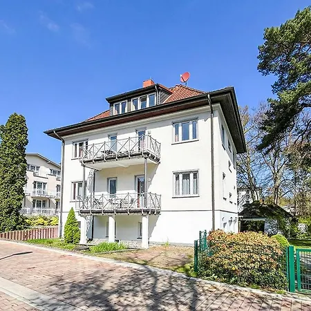 Luebcke, 3 *